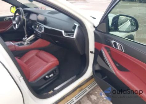 2020 BMW X6 Sdrive40I z USA, uszkodzony, nr VIN 5UXCY4C06L9D17744